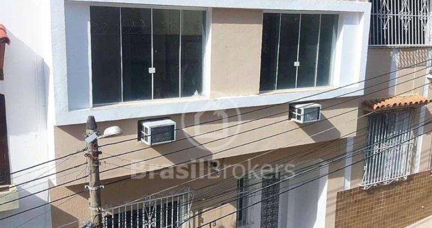 Casa de Condomínio 4 quartos, sendo 1 suíte