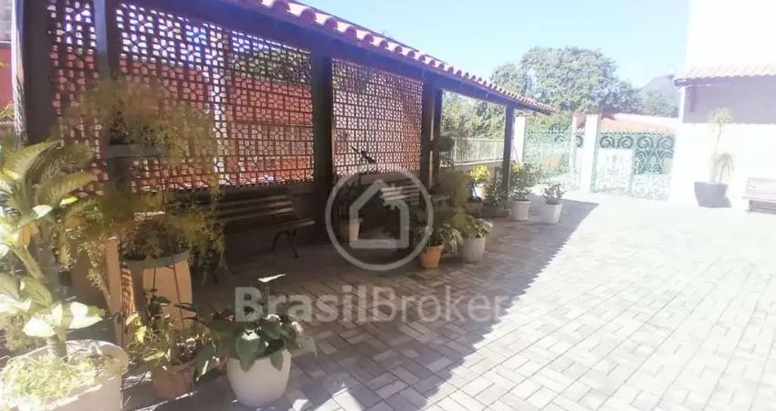 Apartamento à venda com 2 quartos, sendo 1 suíte, vaga no condomínio e infra em São Cristóvão com vista sensacional para a Quinta da Boavista