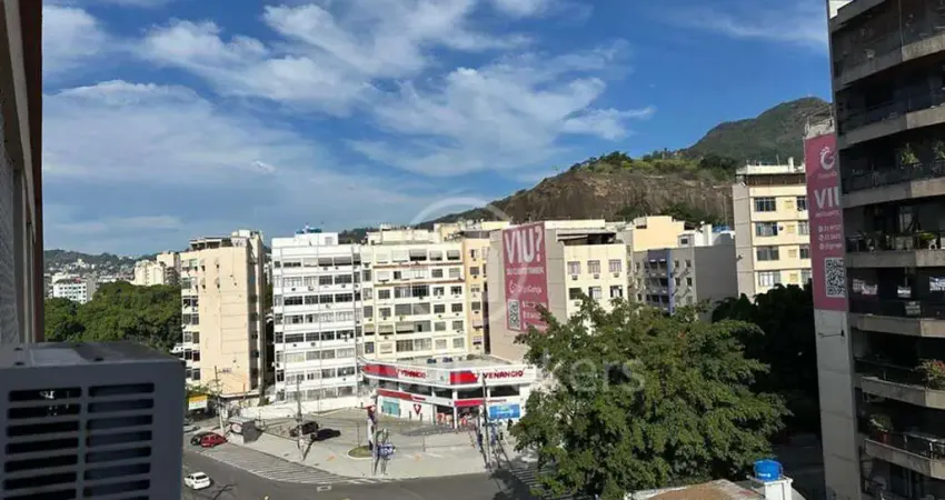 Excelente apartamento no Maracanã - MOBILIADO