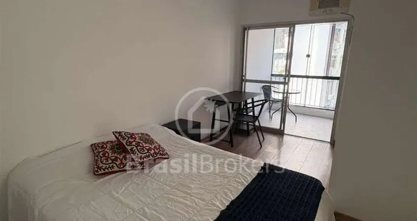 Flat no coração da Lapa com vaga e todo reformado
