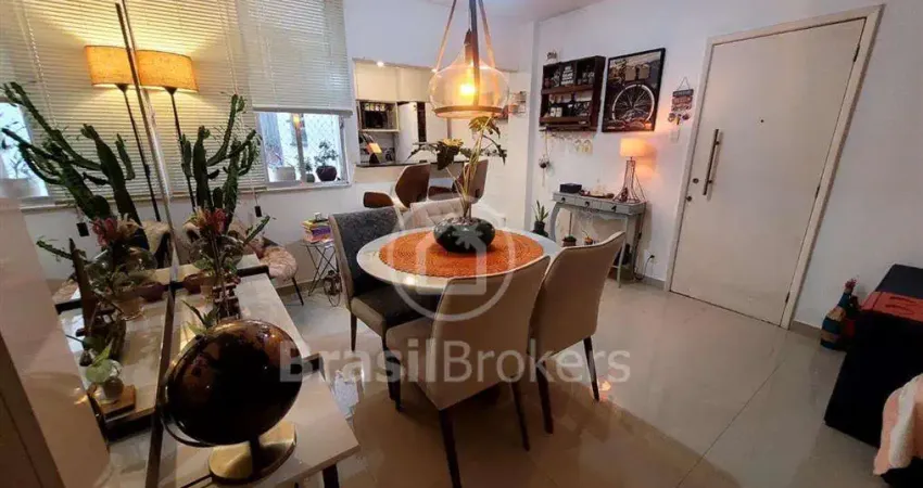 Lindo apartamento 1 Quarto na Rua Maxwell, ampla sala, área de serviço. Aceitando Financiamento
