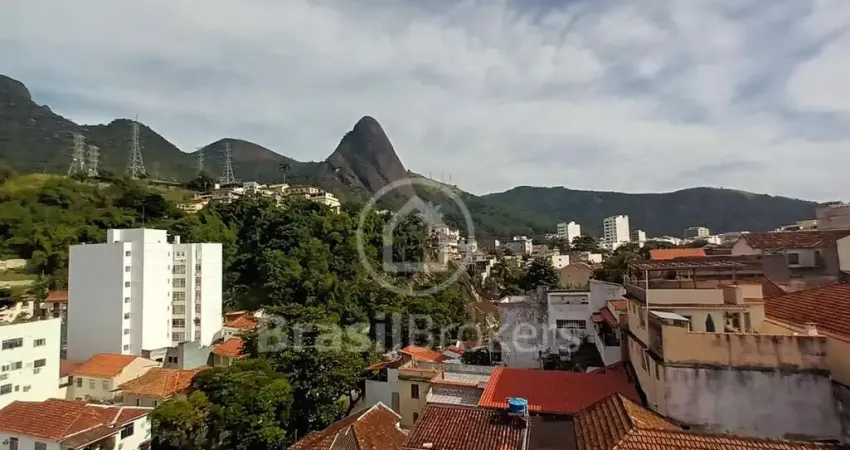 Apartamento 2 Dormitórios com Dependência de Empregada completa