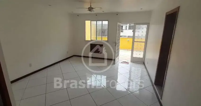 APTO TIPO CASA DE VILA - SALA DOIS QUARTOS À 300 METROS DA PRAÇA E METRÔ SAENS PENA
