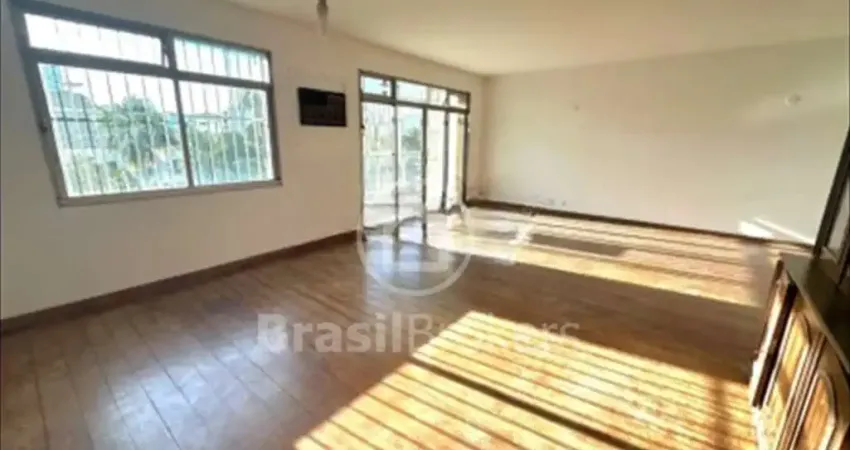 Apartamento de 4 quartos com 200 m² e 2 vagas de garagem a 5 minutos do metro estação Saens Pena