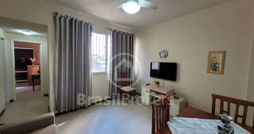 Apartamento quarto e sala, pronto para morar, mobiliado.