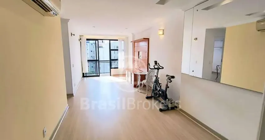 Apartamento de 2 quartos (1 suítes) com 79 m², vaga de garagem e dependência completa, em um condomínio com infra a 2 minutos do metrô.