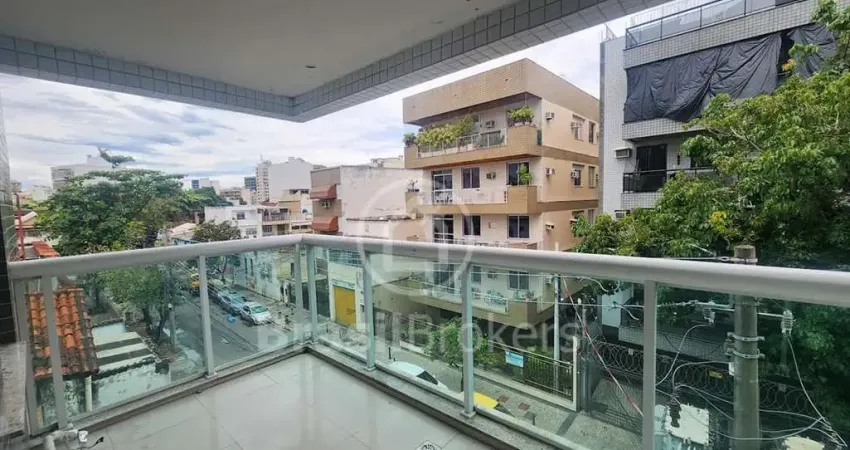 Apto novo, reformado, 2 qtos com varanda e vaga perto do shopping tijuca