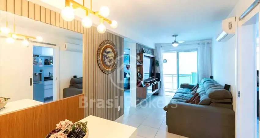 Apartamento de 2 quartos (1 suítes), mobiliado e porteira fechada, varanda em um condomínio com infra !