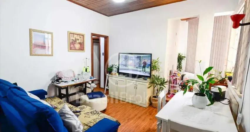 Apartamento de 2 quartos 76 m² com dependência completa a 10 minutos do metrô.