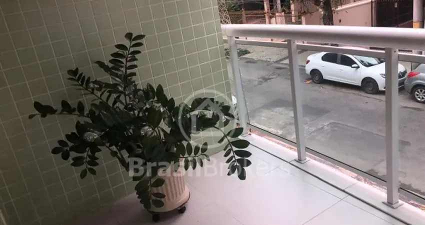 Apartamento 3 quartos, suite, varanda, sala, cozinha, area de serviço e dependência completa e vaga na tijuca