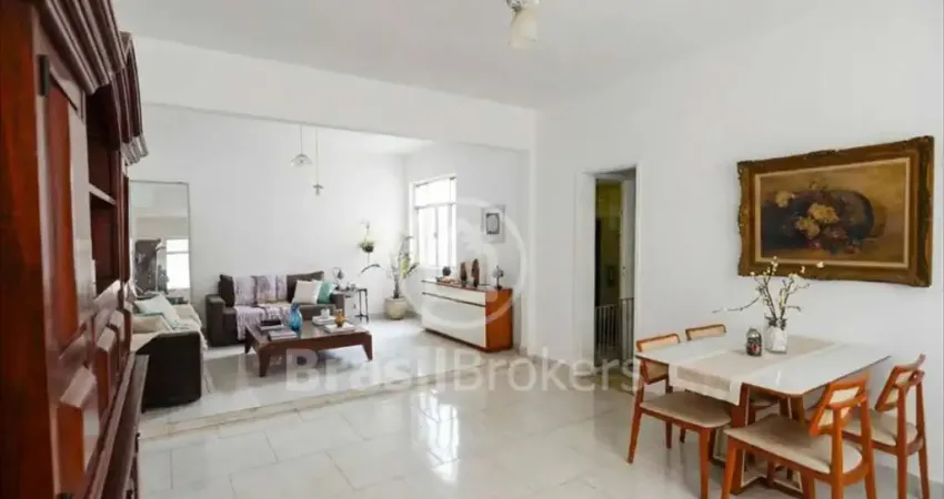 Apartamento de 3 quartos (1 suíte) com 173 m² a 7 minutos do metrô.