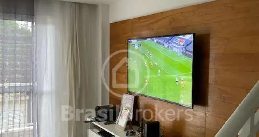 Casa quadriplex à venda com área total de 121m² e 3 quartos suítes e 3 vagas na tijuca!