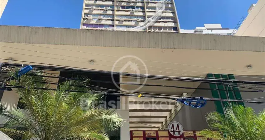 Sala comercial finamente montada, em ponto nobre da Tijuca!