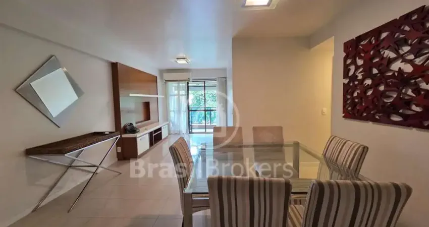 Apto lindo com varanda, 3 qtos, sendo um suíte com closet em prédio com infra completa! Próximo do metrô Uruguai.