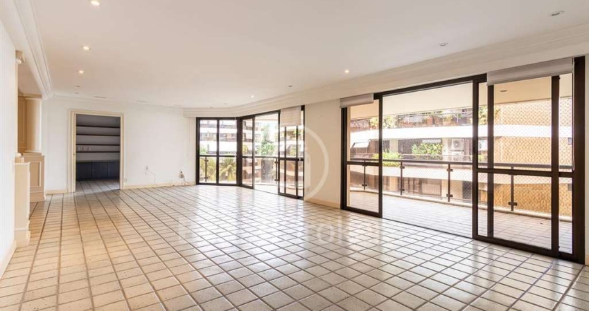 Exclusividade e sofisticação com 251 m² no Condomínio Parque Monjope na Lagoa