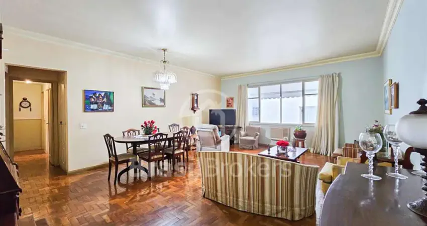 Apartamento amplo com 3 quartos e vaga em Ipanema