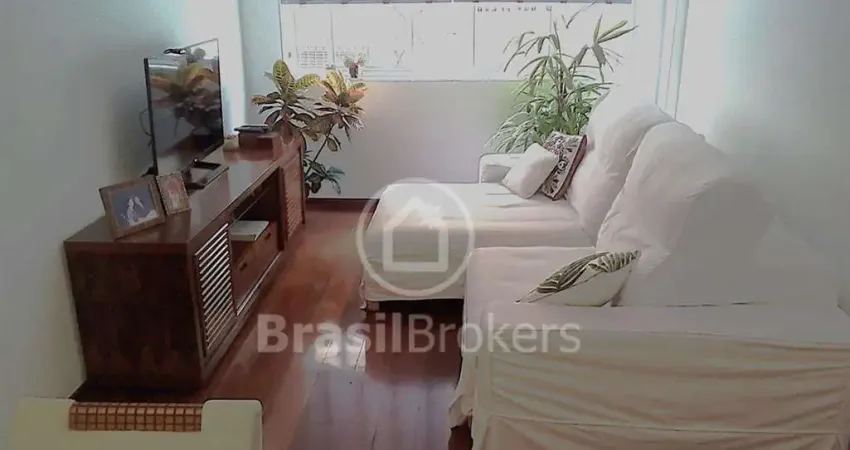 Laranjeiras Sala 3 quartos suite vaga..Rua tranquila e silenciosa