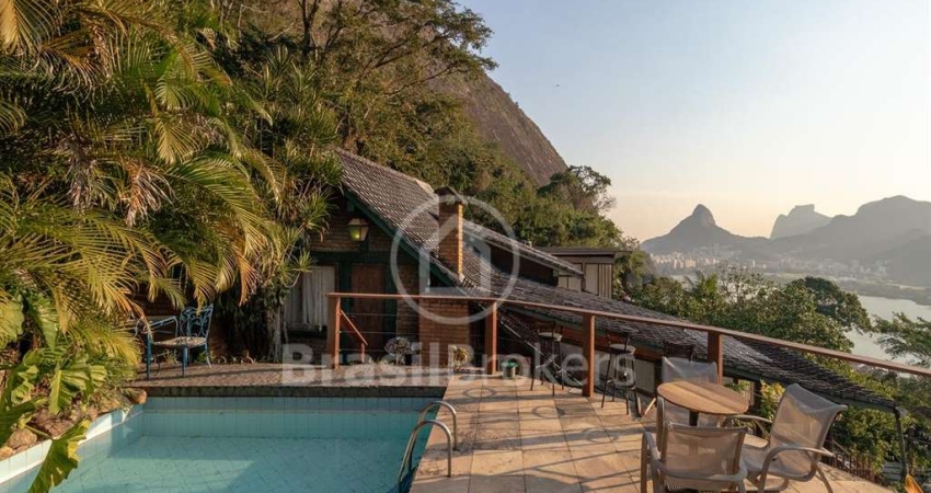 Casa à venda com 280,00m² e 3 suítes em Lagoa, Rio de Janeiro - RJ