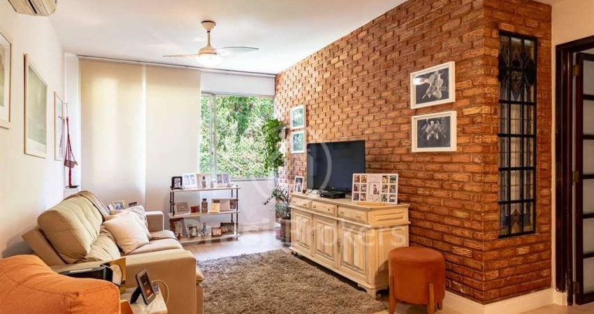 Humaitá - Apartamento com 101m² no IPTU, vista para o verde.