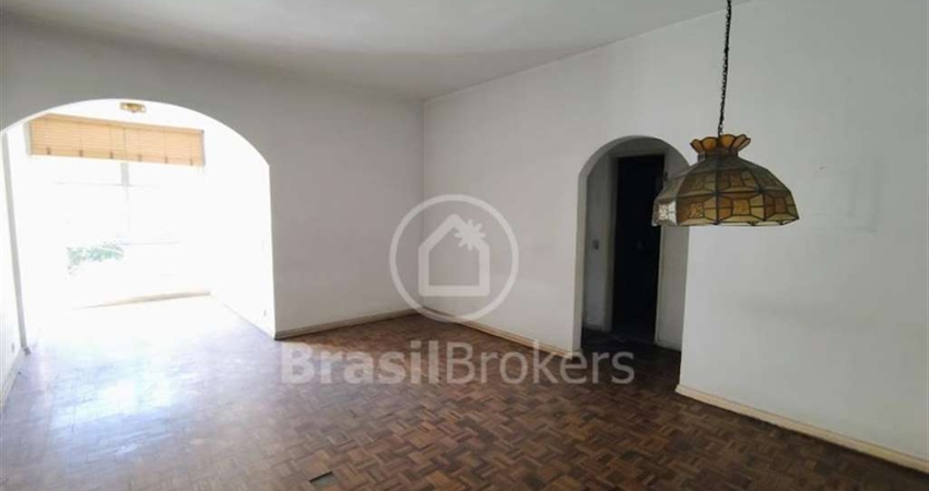 Apartamento a venda em Laranjeiras com 108 metros - 3 quartos - Vaga escriturada