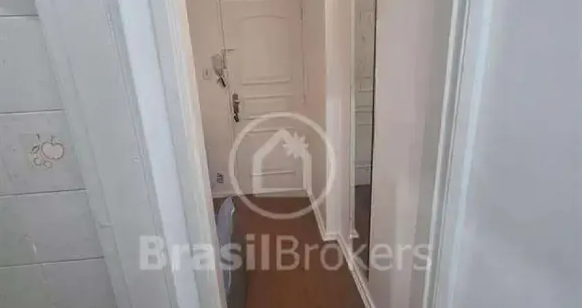 Apartamento à venda com 40,00m² e 1 quarto em Copacabana, Rio de Janeiro - RJ