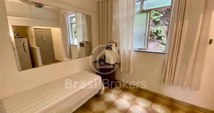 Sala e Quarto (suíte) com 32m² na saída D do Metrô Gal. Osório