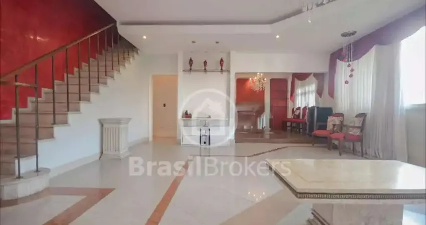COBERTURA TRIPLEX 4 QUARTOS, 2 SUÍTES, 1 VAGA E TERRAÇÃO,