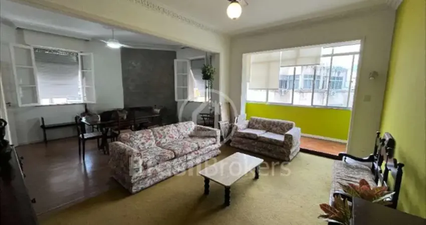 Apartamento Espaçoso e Iluminado com Vista Deslumbrante em Laranjeiras!