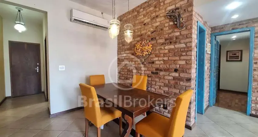 Apartamento com 3 quartos sendo um usado para aumentar a sala, suite e vaga.