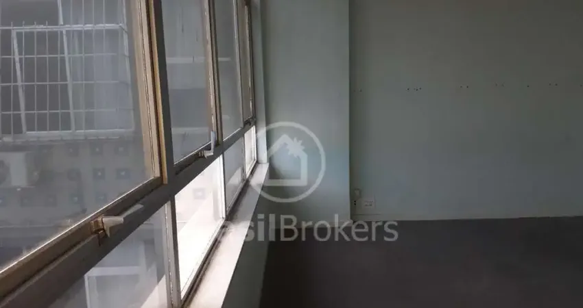 Sala comercial de 160m² com 3 vagas com localização privilegiada!