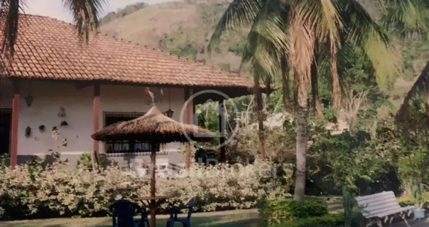Casa com 4 quartos à venda na Rua Alfredo Antônio da Silva, Flamengo, Maricá