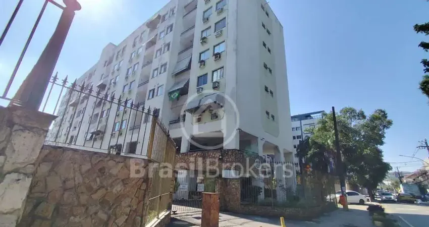 Apartamento 64 m² com 2 quartos,  varanda e garagem