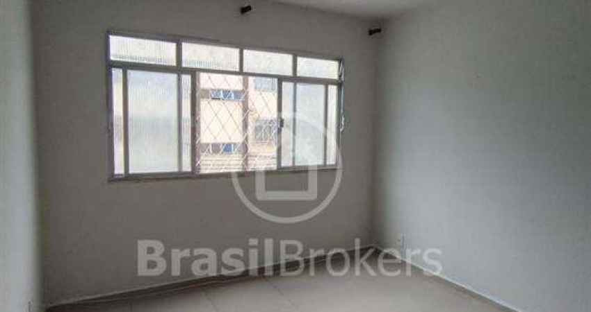 Ótimo apartamento  térreo em  boa localização na Praçã Sêca !!!!