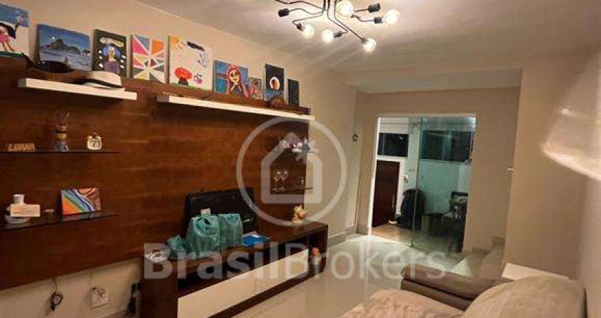 Ótima casa linear com piscina