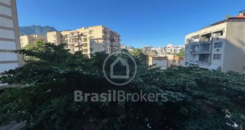 Excelente apartamento na Freguesia com infraestrutura, 03 quartos numa das ruas mais procurada do bairro.