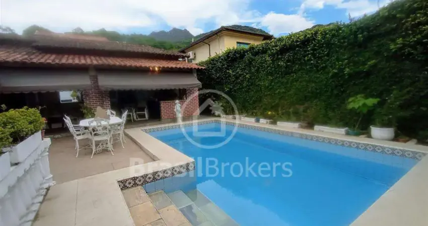 Casa à venda com 210,00m² e 4 quartos em Freguesia (Jacarepaguá), Rio de Janeiro - RJ
