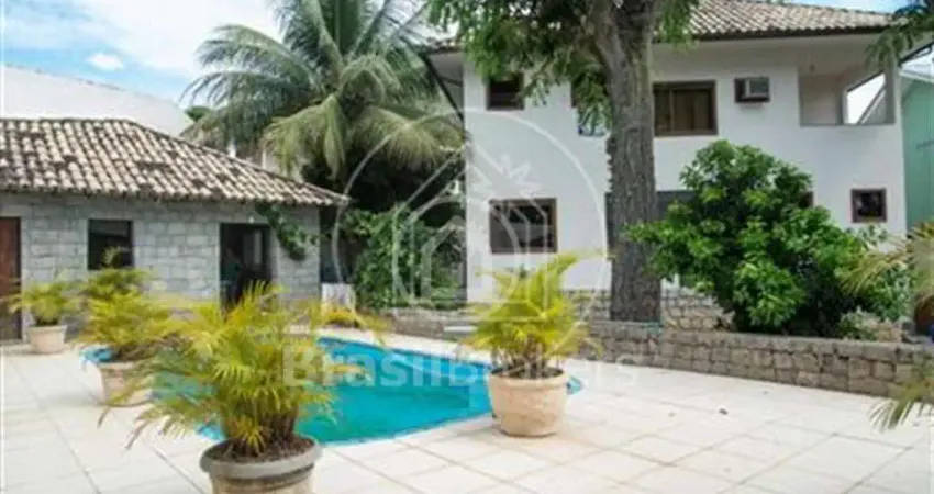 Casa de Condomínio à venda com 735,00m² e 4 quartos em Jacarepaguá, Rio de Janeiro - rj