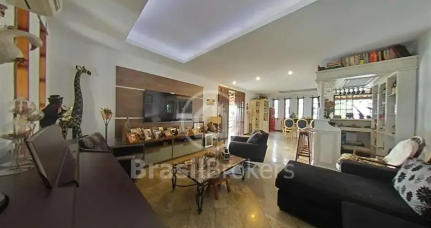 Casa de Condomínio à venda com 630,00m² e 4 quartos em Jacarepaguá, Rio de Janeiro - rj