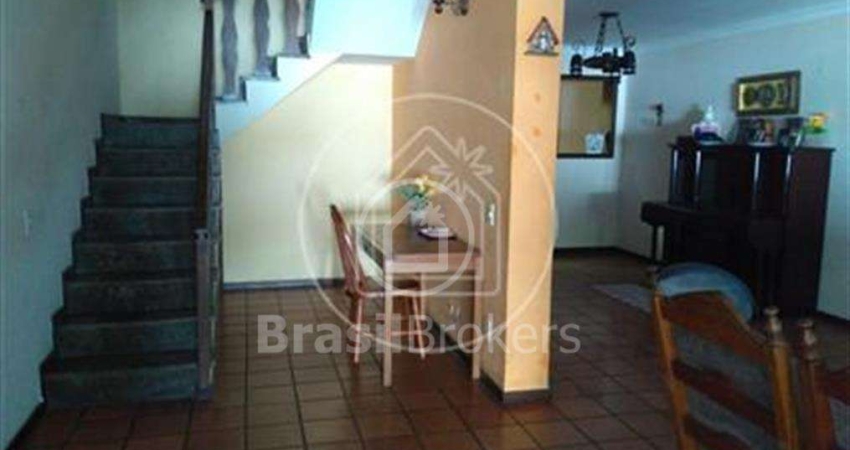 Casa de Condomínio à venda com 360,00m² e 3 quartos em Jacarepaguá, Rio de Janeiro - rj