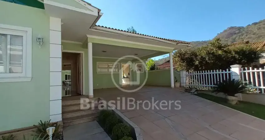 Casa Condomínio Fazenda Passaredo com 4 Dormitórios 2 suítes