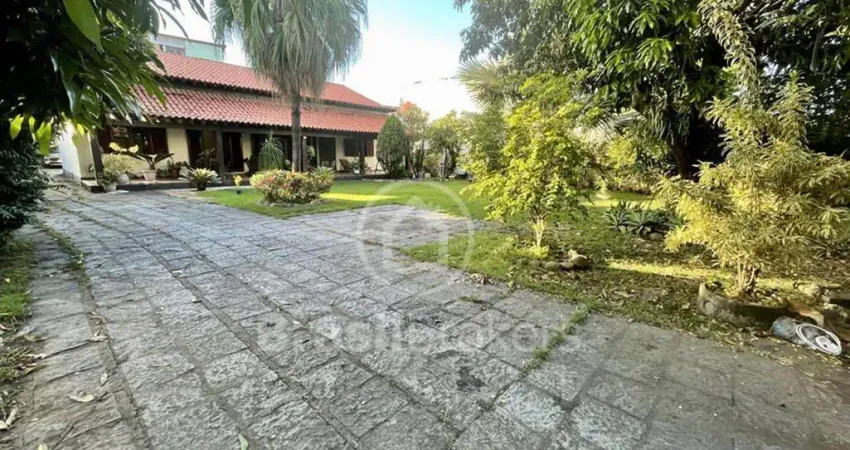 Casa à venda com 1094,00m² e 4 quartos em Praça Seca, Rio de Janeiro - rj