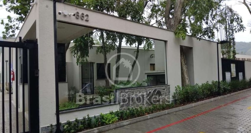 02 Quartos em Vargem Grande com lazer de Clube