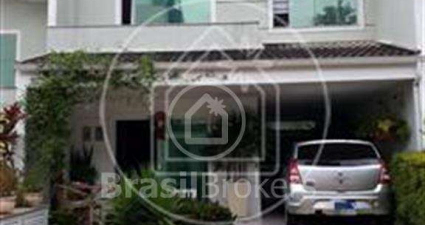 Casa de Condomínio à venda com 240,00m² e 4 quartos em Freguesia (Jacarepaguá), Rio de Janeiro - rj