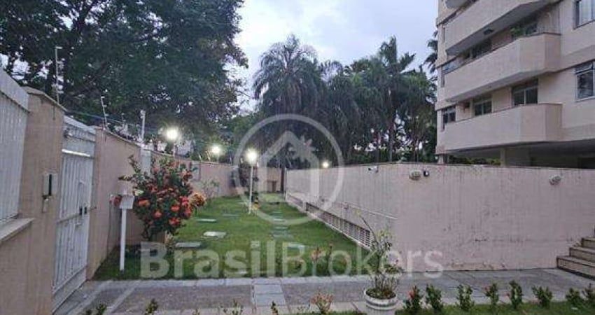 Excelente 03 quartos com uma suite em Condomínio tranquilo e arborizado.