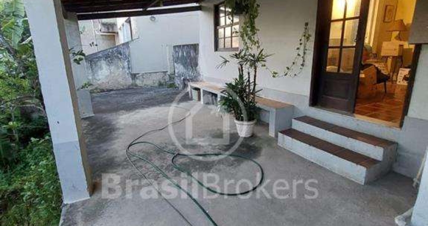 Casa à venda com 360,00m² e 3 quartos em Tanque, Rio de Janeiro - rj