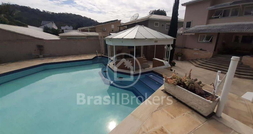 Casa de Condomínio à venda com 800,00m² e 5 quartos em Taquara, Rio de Janeiro - rj