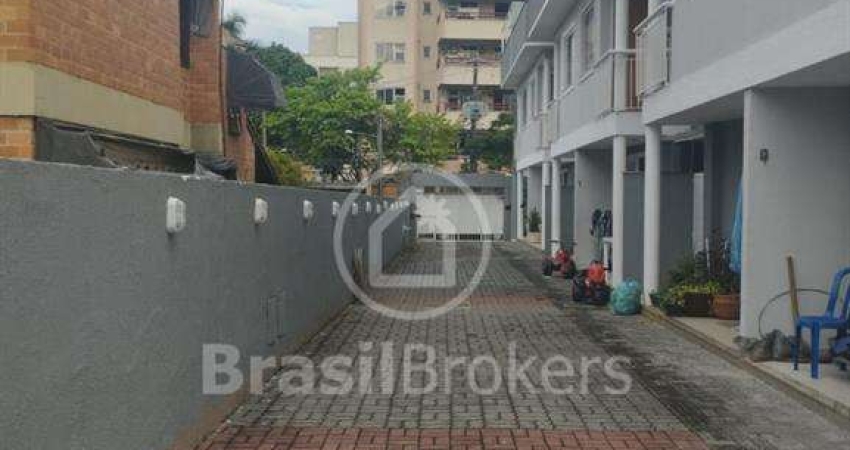 Casa de Condomínio à venda com 132,00m² e 3 quartos em Pechincha, Rio de Janeiro - rj