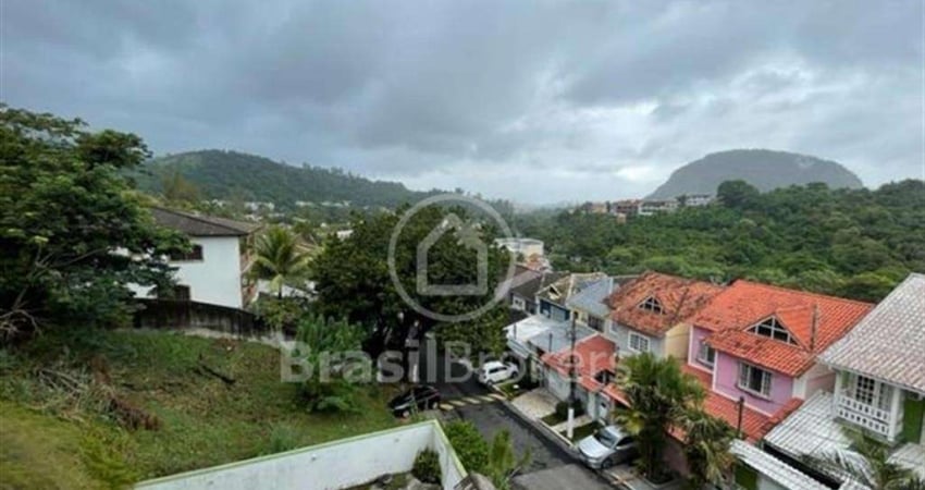 Casa de Condomínio à venda com 197,00m² e 4 quartos em Anil, Rio de Janeiro - rj