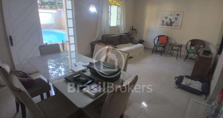 Casa à venda com 250,00m² e 3 quartos em Taquara, Rio de Janeiro - RJ