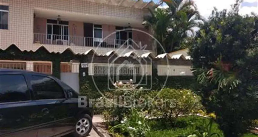 Casa à venda com 376,00m² e 5 quartos em Taquara, Rio de Janeiro - rj